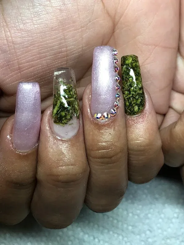 Goldie's Beauty Bar Lashes Brows Brazilians & Spa — Day spa in Reading